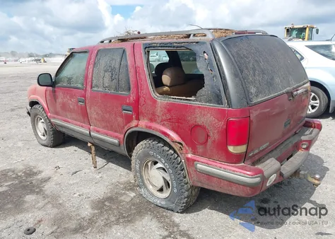 1998 Chevrolet Blazer из США, поврежденный, VIN 1GNDT1W7W2250368